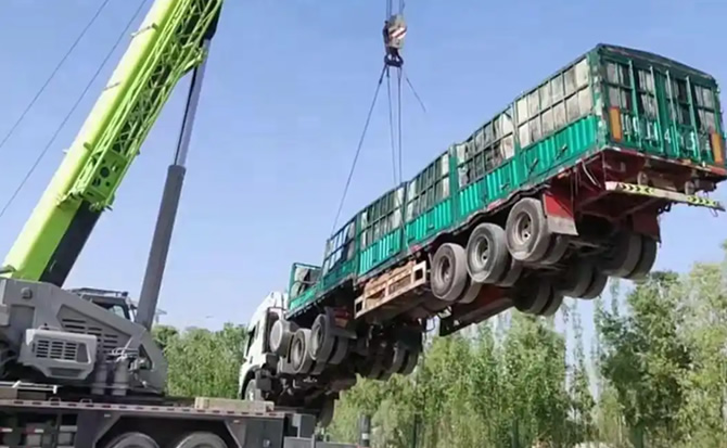 白杨道路脱困救援案例